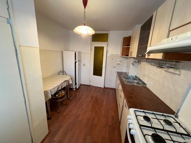 INCHIRIEZ apartament 3 camere decomandat,zona Strand - 9