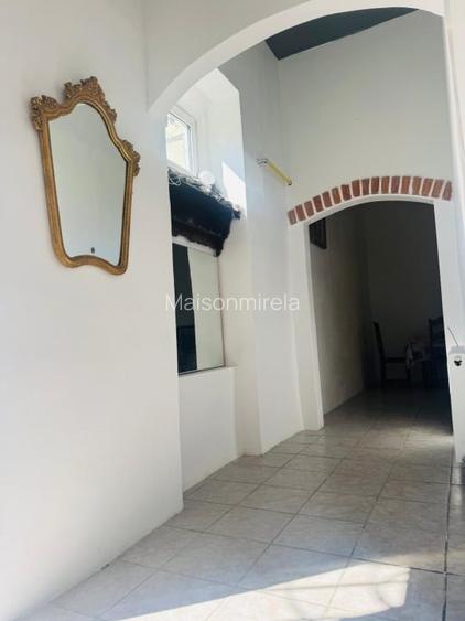 Apartament la curte comuna cu doua intrari