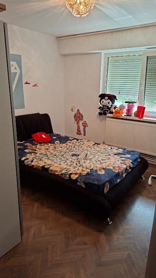 Apartament cu 3 camere decomandat în Casa de Cultură