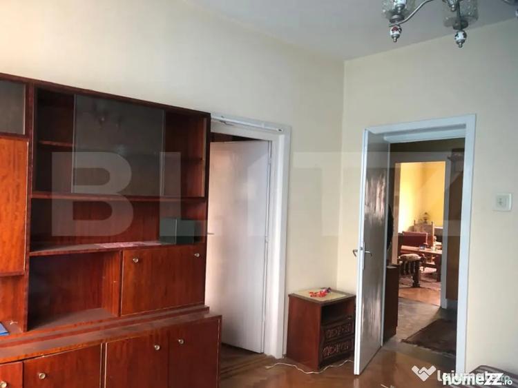 Apartament cu 4 camere decomandat în Semicentral