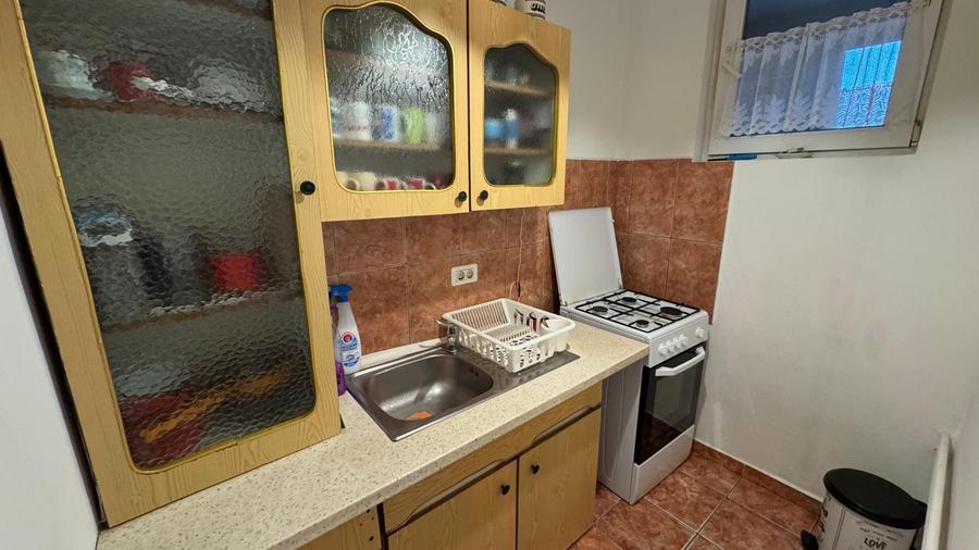 Casă individuală cu 4 camere cu Canalizare în Mehala