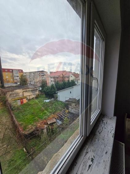 Apartament ULTRACENTRAL Bals 27 mp 2 camere - 1