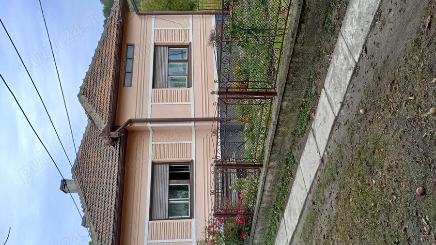 Vand casa cu anexe - 4