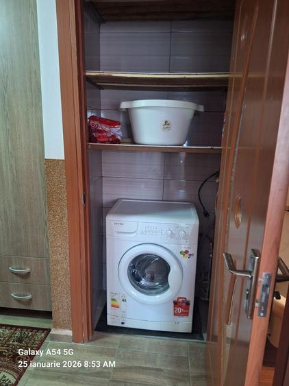 Inchiriez apartamend decomandat 3 camere mobilat cartier dupa zid - 7