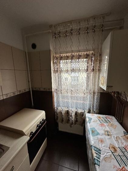 Vanzare garsoniera confort 1, pe strada 9 Mai, etajul 2 - 6