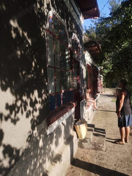 Vand casa batraneasca 3700 m2 Bragadiru Teleormani - 3