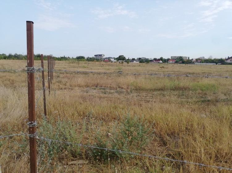 Lacul Morii , unic proprietar , intravilan , deschidere generoasa , utilitati . - 8