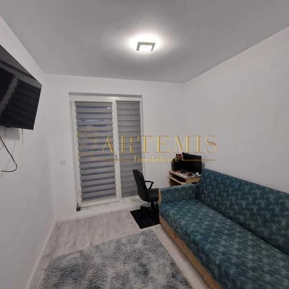 Apartament de 2 camere, decomandat, 40 mp., terasa 25 mp., zona zavoaie - 4