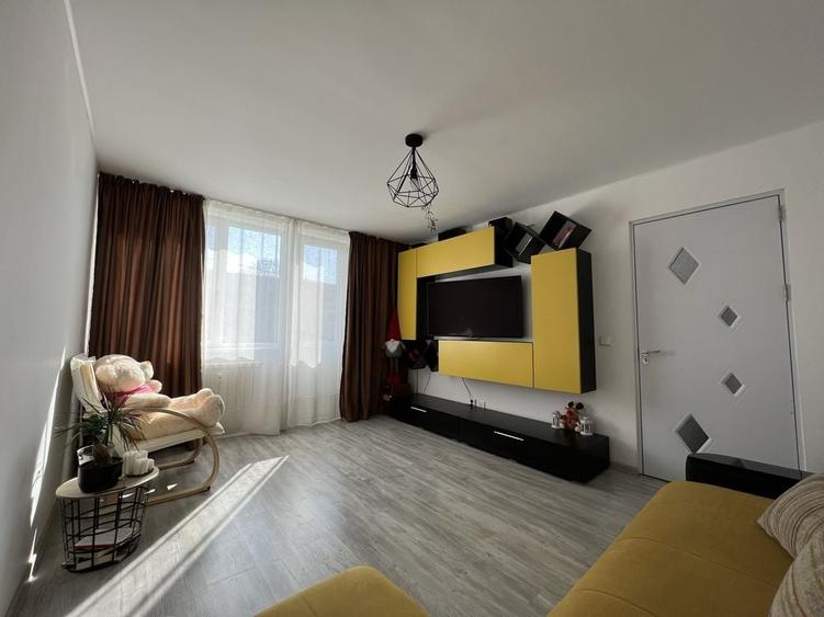 Apartament cu 2 camere decomandat în Calea București