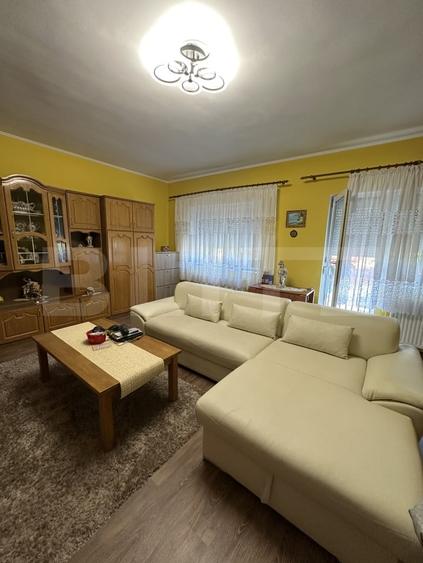 Casă individuală cu 6 camere cu Canalizare în Titulescu