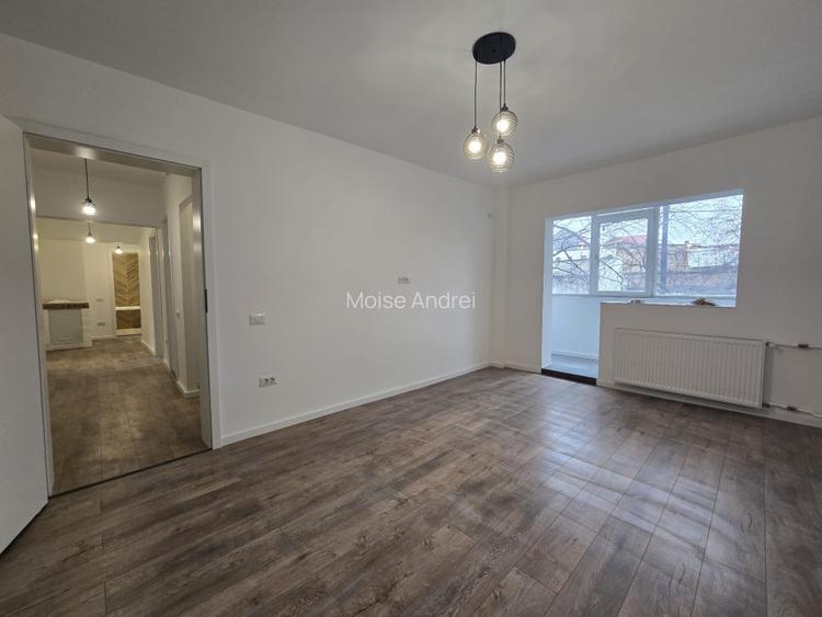 Apartament cu 4 camere semidecomandat în 1 Mai Apartament cu 4 camere semidecomandat în 1 Mai