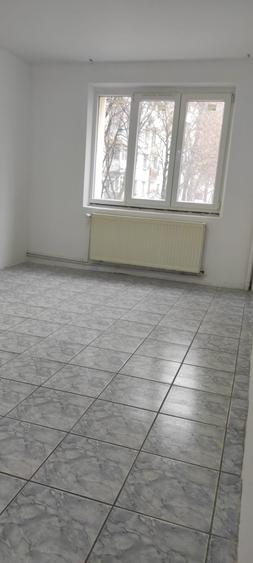 Inchiriere 3 camere,5 minute metrou Piata Sudului, centrala termica, 2 bai - 12