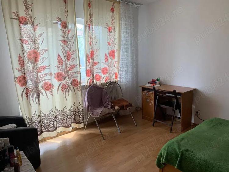 Garsoniera 1 MAI-Ciuperca,decomandata ,etaj 3,centrala - 4