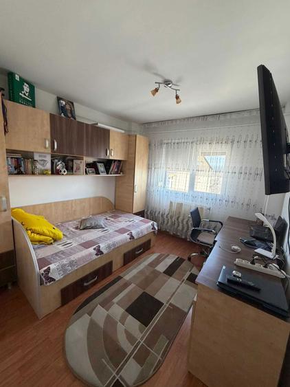 Apartament cu doua camere decomandat , mobilat si utilat - 5