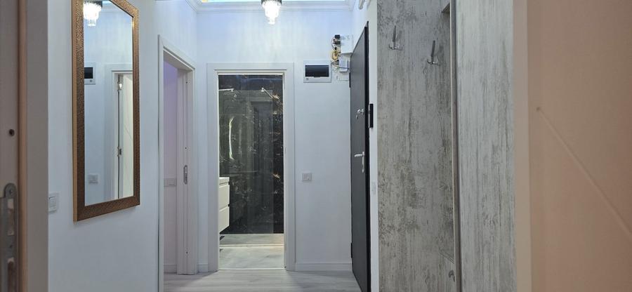 Proprietar inchiriez ap.2.cam.Exigent Plaza faza 5 cu parcare inclusa - 1