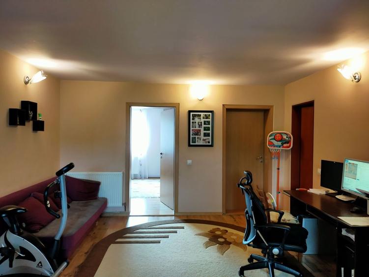 Casa cu 3 apartamente &icirc;n Dumbravita aproape de pădure - 11