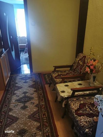 Vand apart.3 camere str.Motorului 4 - 8