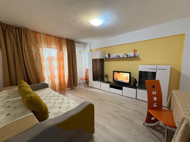 Apartament, 3 camere, decomandat, 78 mp, Calea Bucuresti, Zona Pasajului - 1