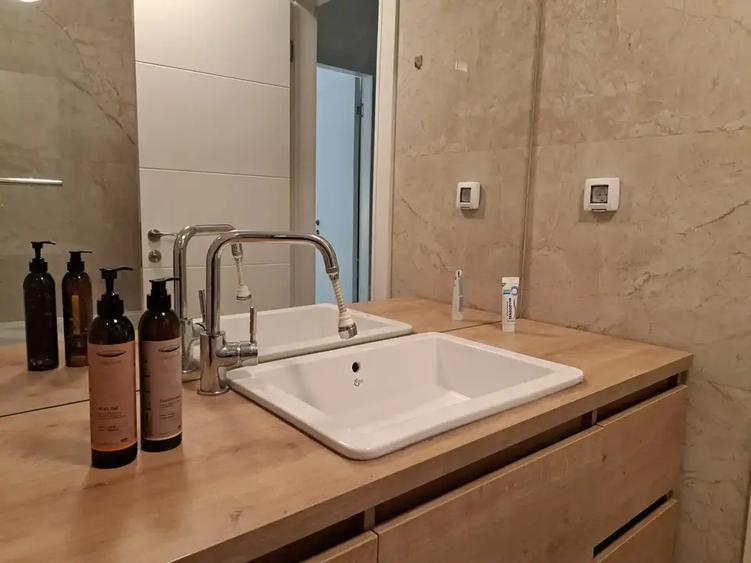 Apartament cu 2 camere semidecomandat, mobilat în Floreasca