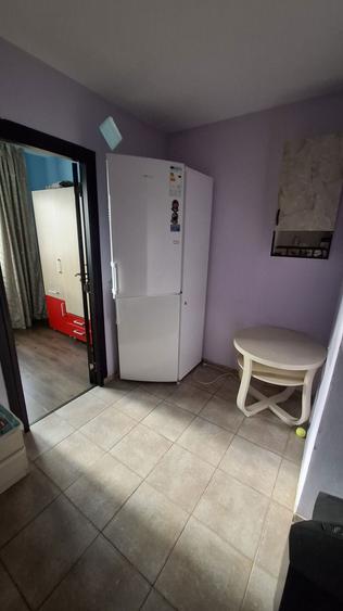 Inchirie garsoniera in Tractoru,langa piata. 1300 lei negociabil - 3