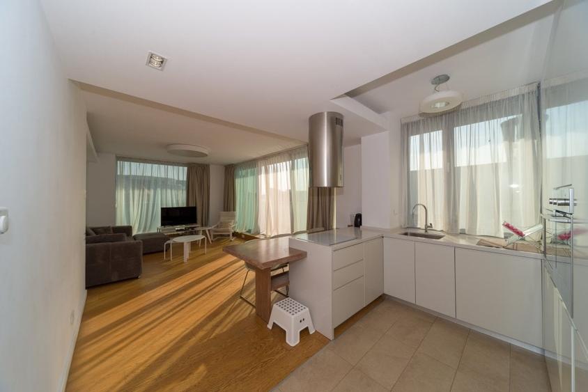 PENTHOUSE CU PRIVELISTE! - 4