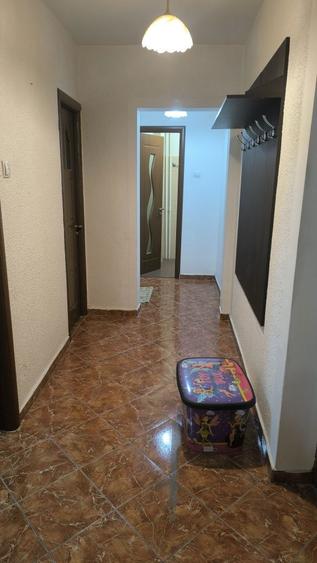 Inchiriez 3 camere Tineretului - 2