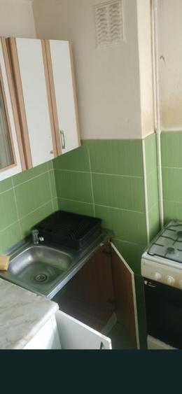 Garsoniera spatioasa- Tractorul- langa Coresi Mall - 1