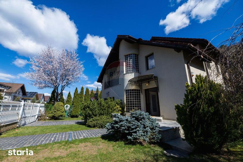 Casă cu 4 camere decomandat cu Teren 500 Mp în Dârste