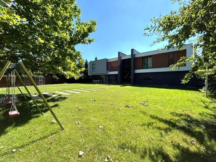 Villa with modern architecture, heated pool, 1000sqm yard, Iancu Nicolae area - 31