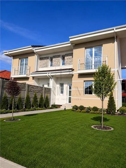 Duplex cu 4 camere cu Canalizare în Moșnița Nouă
