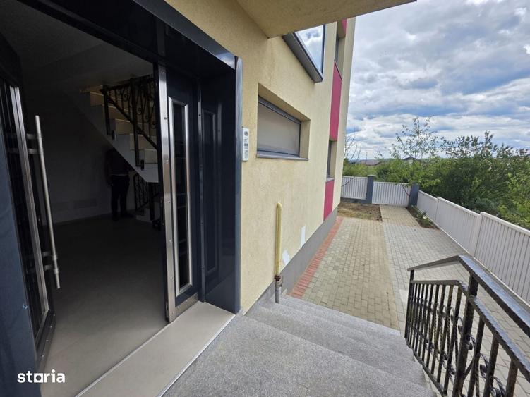 Apartament cu 3 camere în Păcurari