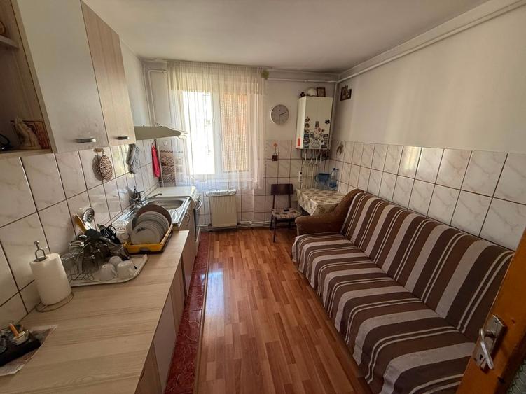 Apartament cu 2 camere decomandat în Calea Romanului