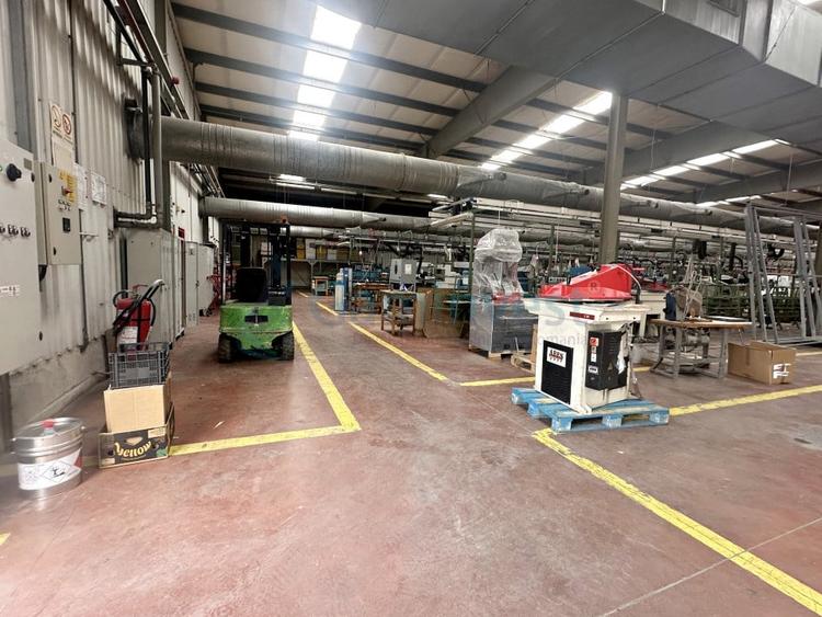 Spațiu industrial, de 2,135 mp, în Nord