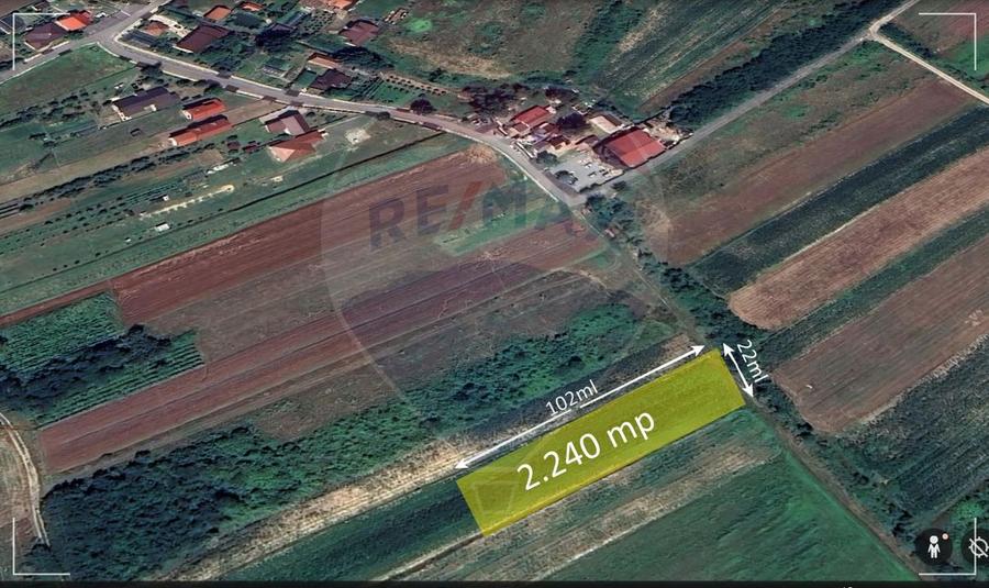 Teren Construcții intravilan de 2240 mp, în Lăpușel