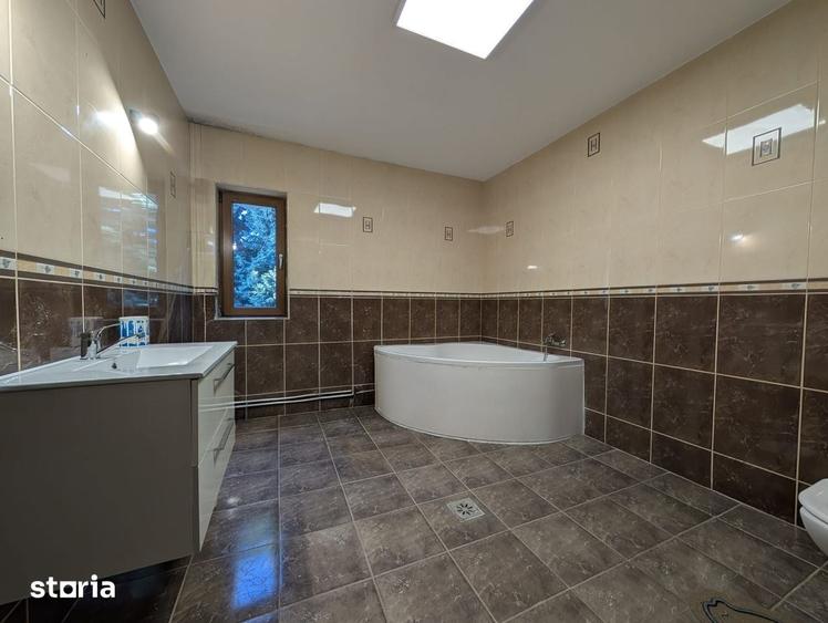 Apartament cu 4 camere decomandat în Zorilor