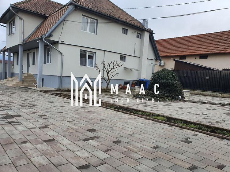 Casă individuală cu 9 camere cu Canalizare în Central