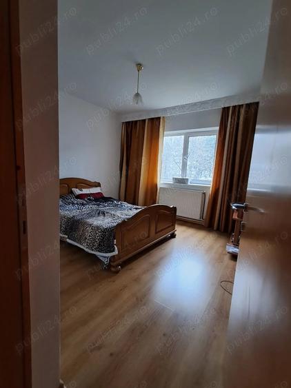 Apartament cu 3 camere decomandat în Tomești