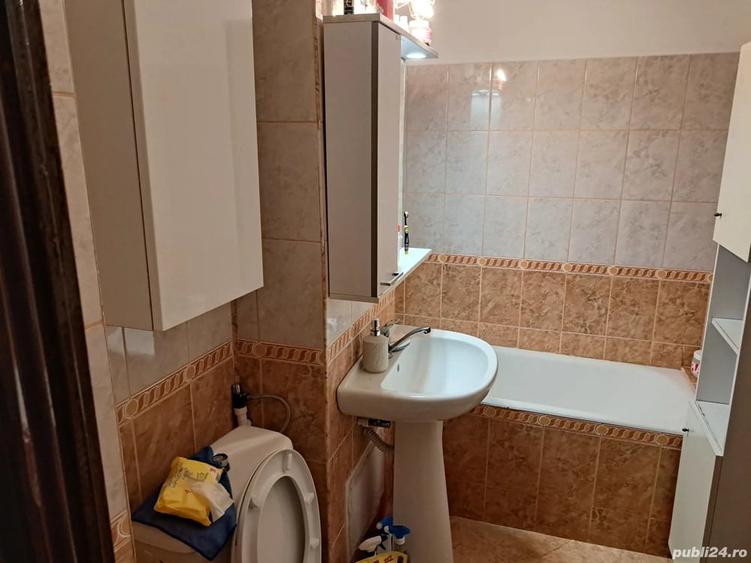 Apartament cu 4 camere decomandat în Exterior Vest