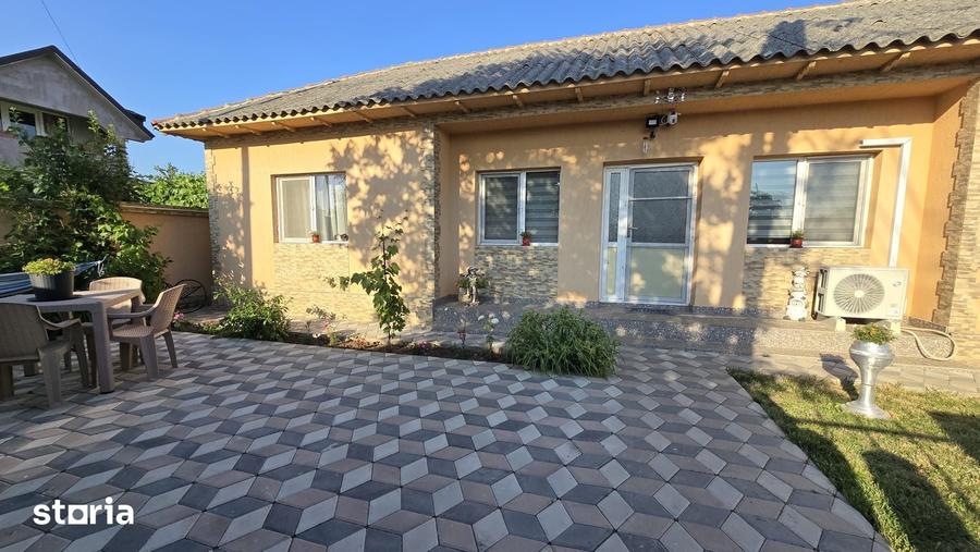 Casă cu 3 camere decomandat cu Teren 627 Mp în Limanu