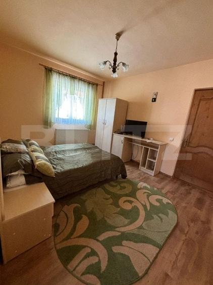 Casă individuală cu 7 camere cu Garaj în Exterior Est