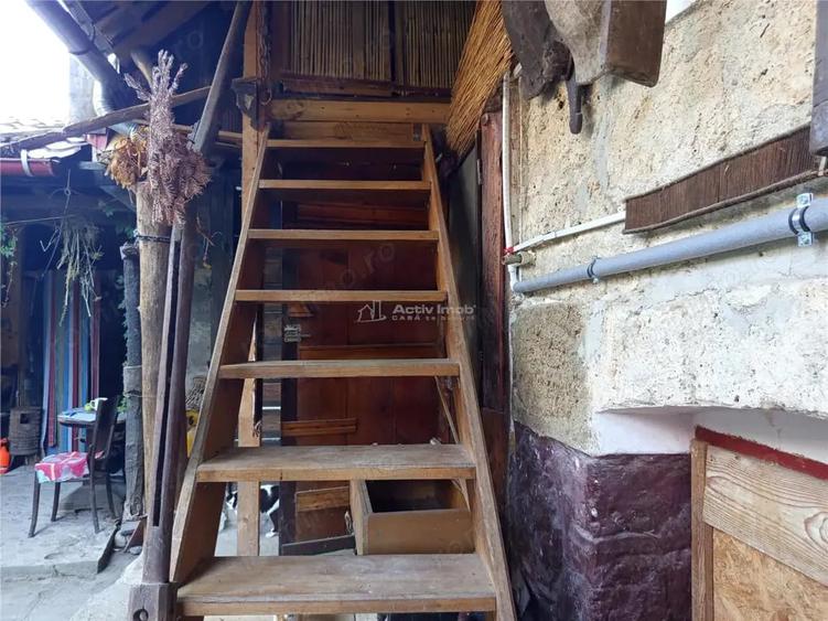 Casă cu Teren 744 Mp în Ilidia