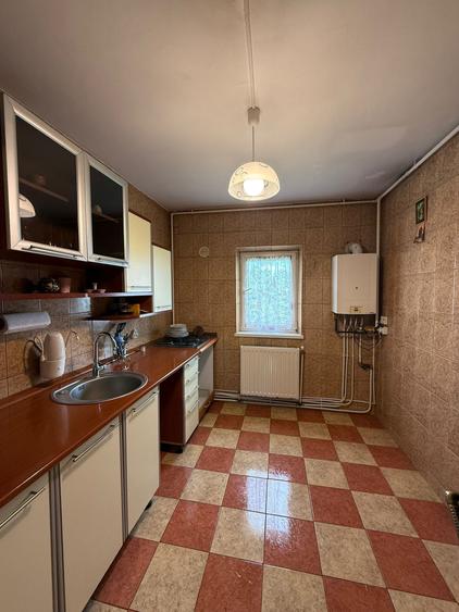 Apartament cu 2 camere semidecomandat în Mioriței