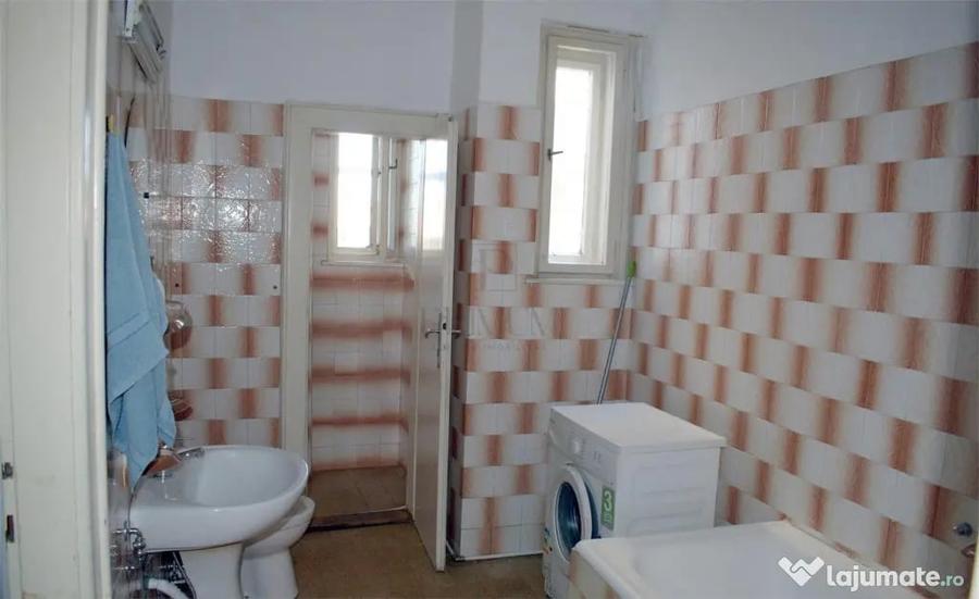 Apartament cu 4 camere decomandat în Bălcescu