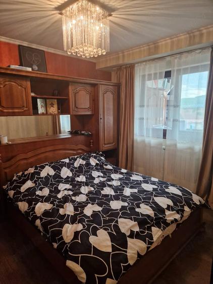 Apartament cu 3 camere semidecomandat în Ultracentral