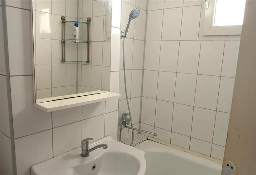 Apartament cu 2 camere decomandat, mobilat în Podu Roș