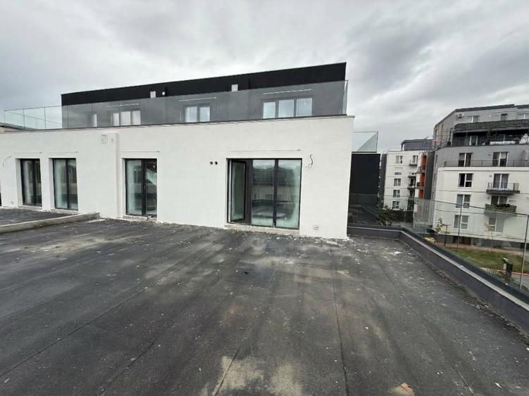 Apartament cu 4 camere decomandat în Theodor Pallady