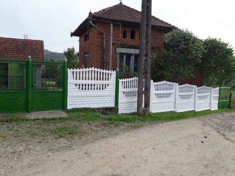 Casă cu 4 camere cu Teren 6000 Mp în Glod