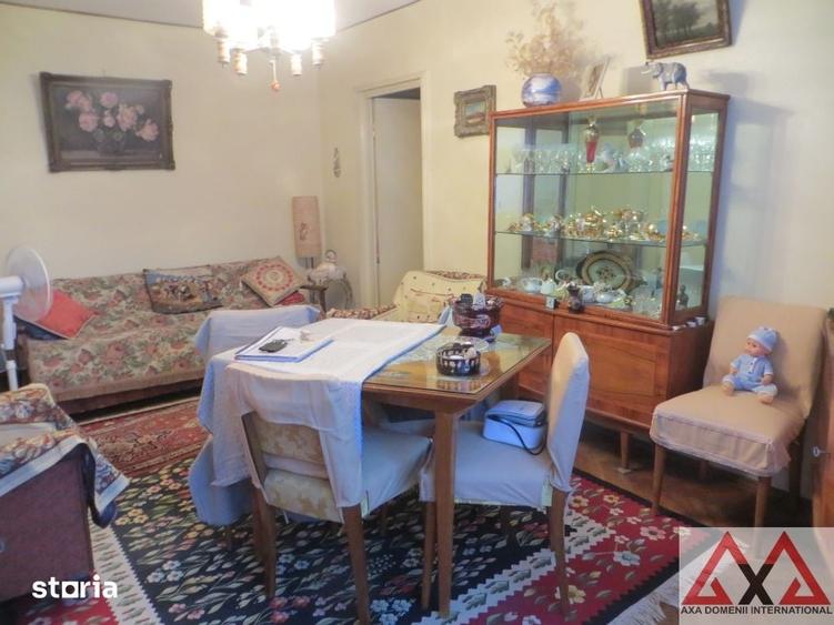 Apartament cu 3 camere semidecomandat în Titan