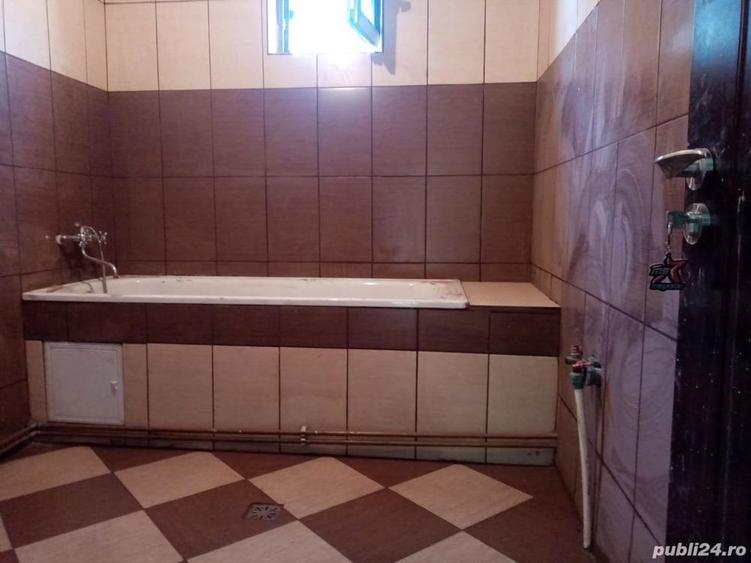 Vand casa la curte. - 8