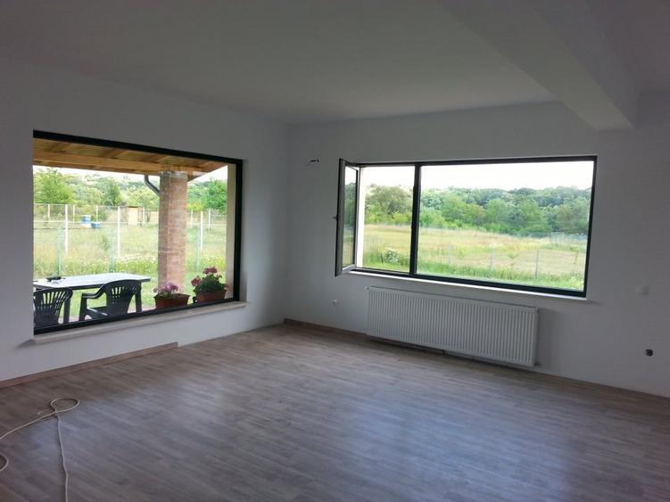 Casă cu 4 camere cu Teren 1500 Mp în Ciolpani